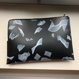 Everlane leather pouch